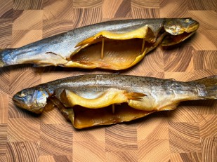 Сарган (рыба игла) холодного копчения: Форель радужная х/к