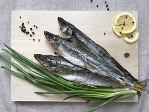 Лещ соломка: Корюшка вяленая с икрой