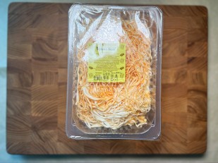 Арахис в глазури: Сыр Чечил паутинка (икра красная)  500 гр.